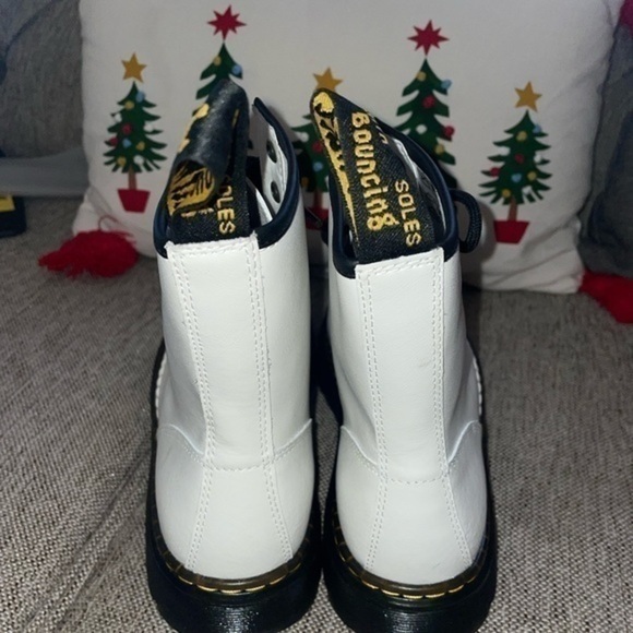 DR. MARTENS Zavala 8-Eyelet Combat Boot women size 9 - Picture 5 of 10